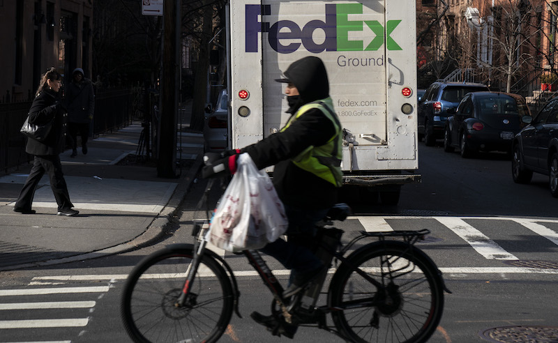Lo stato di New York vieterà l’uso di sacchetti di plastica a partire dal 2020
