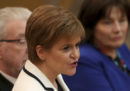 La prima ministra scozzese Nicola Sturgeon ha proposto che si faccia un nuovo referendum sull'indipendenza della Scozia
