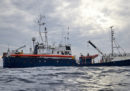 La nave Alan Kurdi della ong Sea Eye si sta dirigendo verso Malta dopo che l'Italia non ne ha consentito l'attracco a Lampedusa