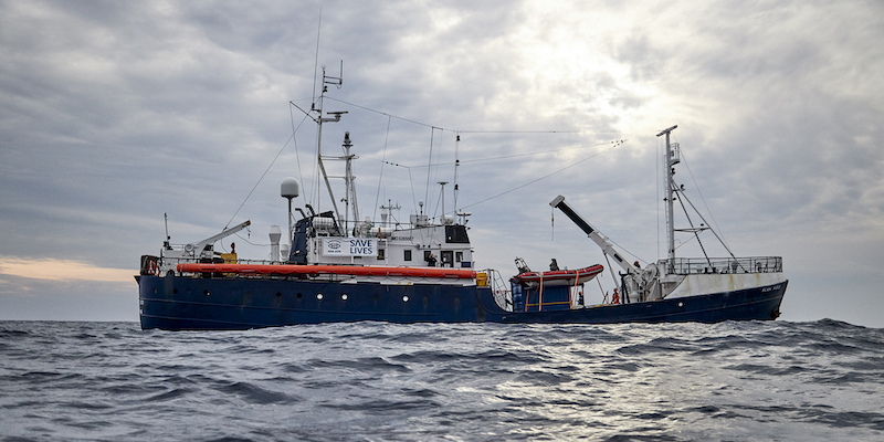 La nave Alan Kurdi nelle acque libiche, il 3 aprile 2019 (Fabian Heinz/Sea-eye.org via AP)