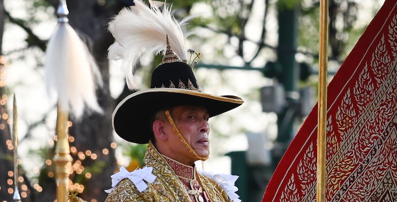 Il re della Thailandia Maha Vajiralongkorn (66) alla processione per la sua incoronazione ufficiale a Bangkok, 5 maggio.
(Manan VATSYAYANA / AFP)