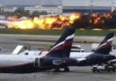41 morti nell'incendio di un aereo a Mosca
