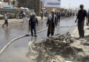 Almeno quattro persone sono morte nell'esplosione di un'autobomba a Kabul, in Afghanistan