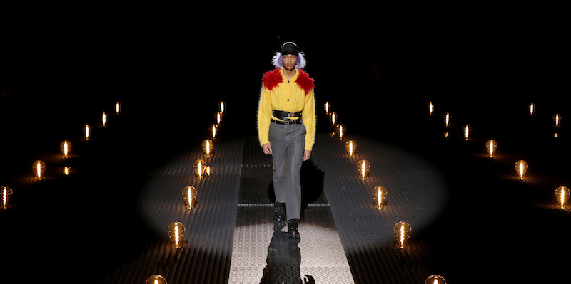 Un momento della sfilata di Prada durante l'ultima settimana della moda maschile, il 13 gennaio 2019, a Milano (Tristan Fewings/Getty Images)