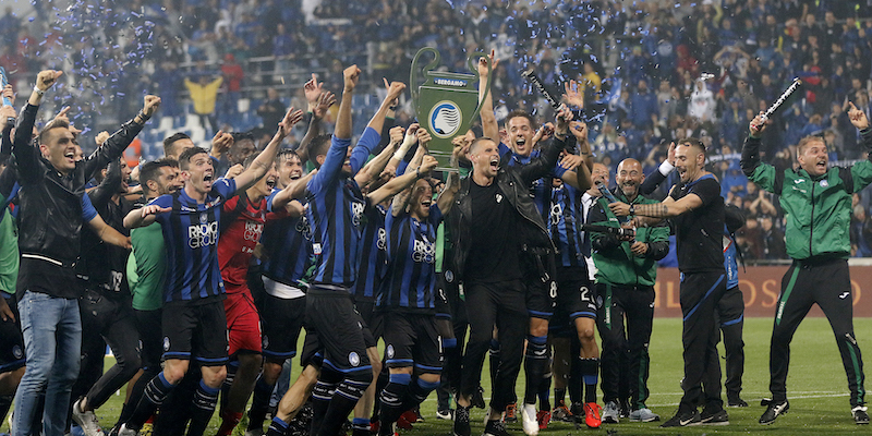 I giocatori dell'Atalanta festeggiano la qualificazione alla prossima Champions League (Paola Garbuio/LaPresse)