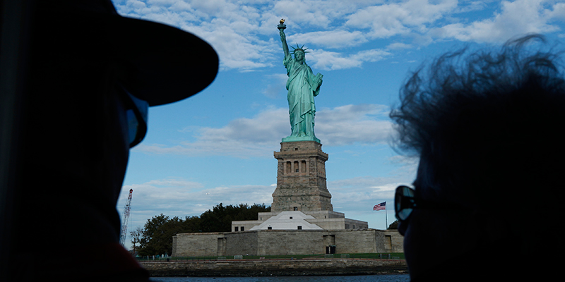 Saranno vietate le visite guidate dentro la Statua della libertà e il museo dell'immigrazione di Ellis Island