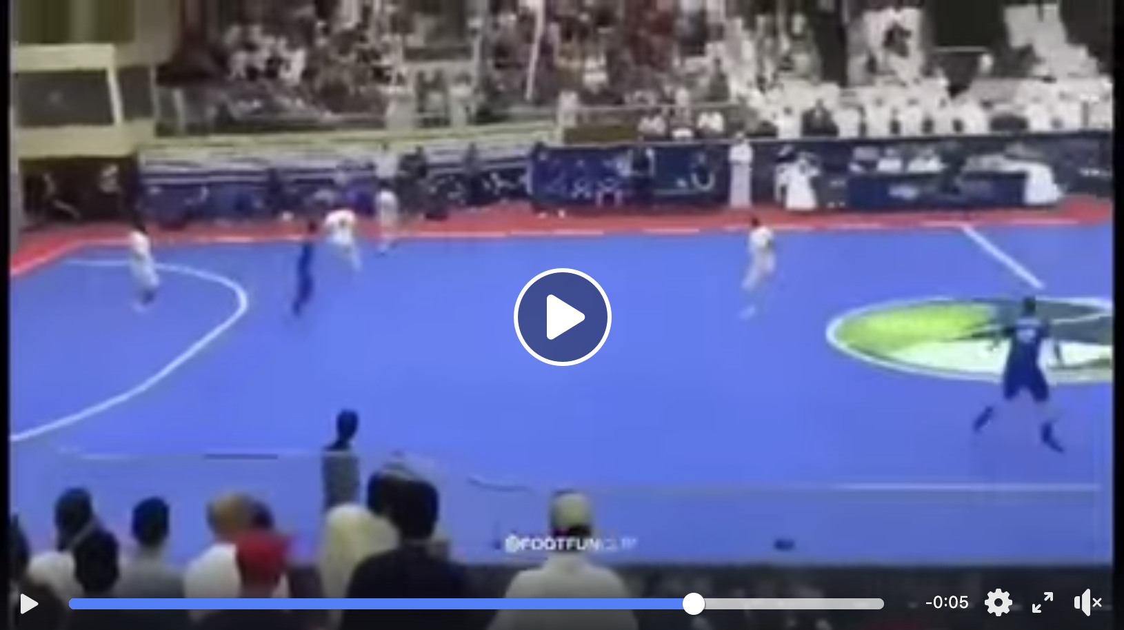 A Totti basta ancora toccare la palla una volta sola