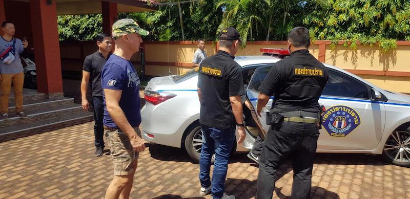 Sono stati arrestati in Thailandia due italiani che avevano messo in piedi una truffa fingendosi George Clooney