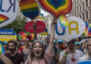 Il tranquillo e partecipato gay pride di Kiev