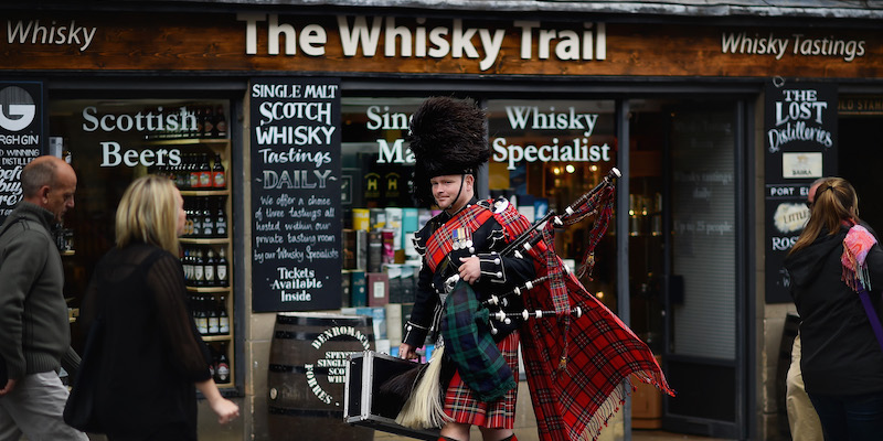 Un negozio di whisky a Edimburgo (Jeff J Mitchell/Getty Images)