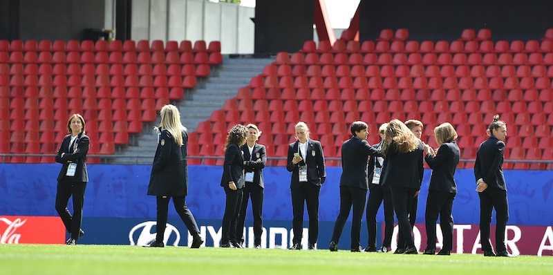 L'Italia sul campo dello stadio du Hainaut di Valenciennes, dove oggi gioca contro l'Australia (Tullio M. Puglia/Getty Images)