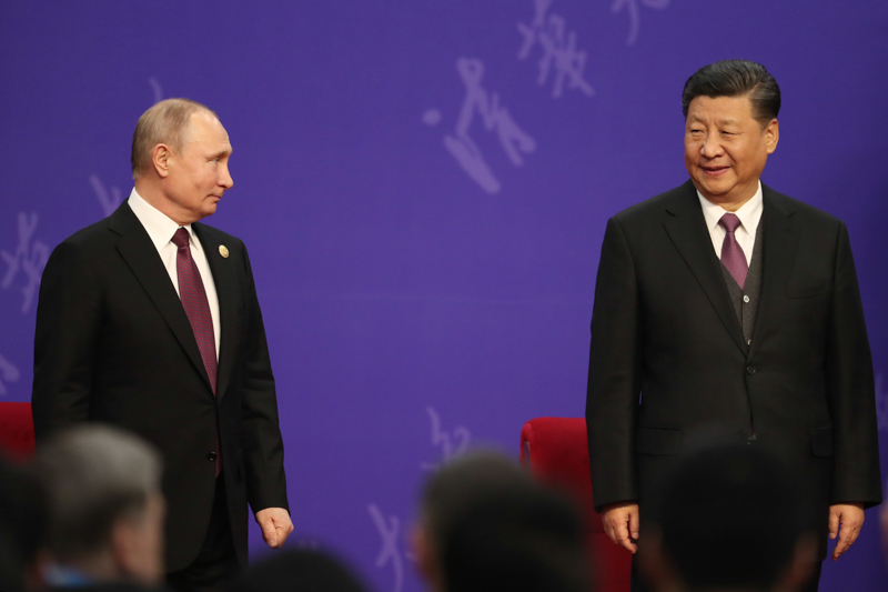 Il presidente russo Vladimir Putin e quello cinese Xi Jinping. (Kenzaburo Fukuhara - Pool/Getty Images)