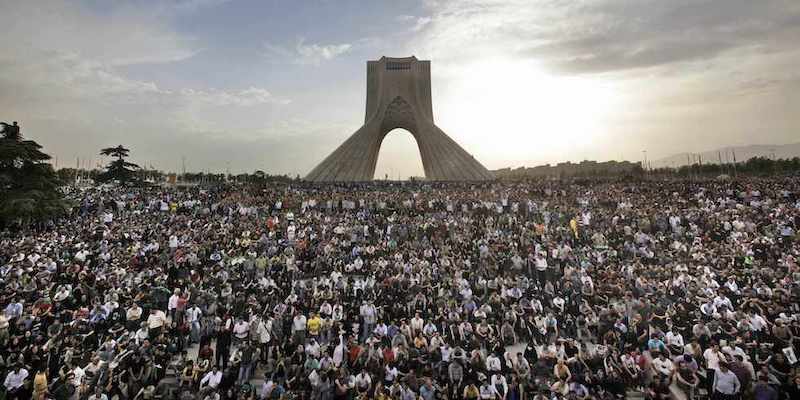 Piazza della Torre Azari di Teheran, il 15 giugno 2009 (AP Photo/Ben Curtis, File)