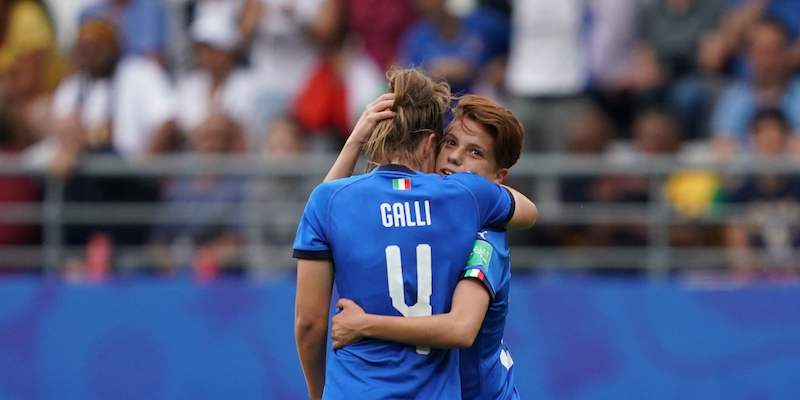 Aurora Galli e Manuela Giugliano durante Italia-Giamaica (Lionel BONAVENTURE / AFP)