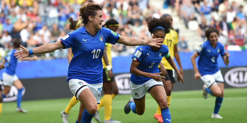Cristiana Girelli esulta dopo aver segnato il suo secondo gol alla Giamaica (Tullio M. Puglia/Getty Images)