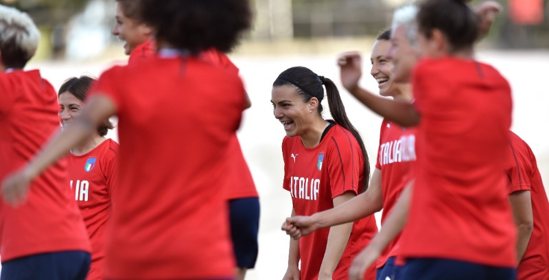 La nazionale italiana di calcio femminile in allenamento (Tullio M. Puglia/Getty Images)