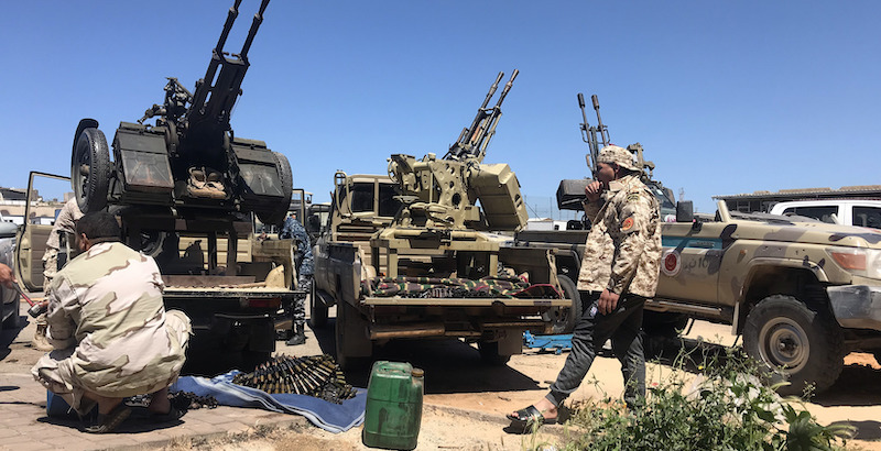 Miliziani di Misurata a Tripoli, 9 aprile 2019 (Stringer/picture-alliance/dpa/AP Images)
