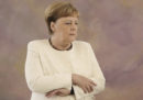 Angela Merkel ha di nuovo avuto un tremore durante un'occasione pubblica