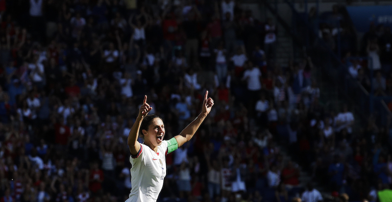 La statunitense Carli Lloyd esulta dopo aver segnato contro il Cile (AP Photo/Alessandra Tarantino)