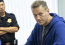 Il dissidente russo Alexei Navalny potrebbe essere stato avvelenato, dicono i suoi medici