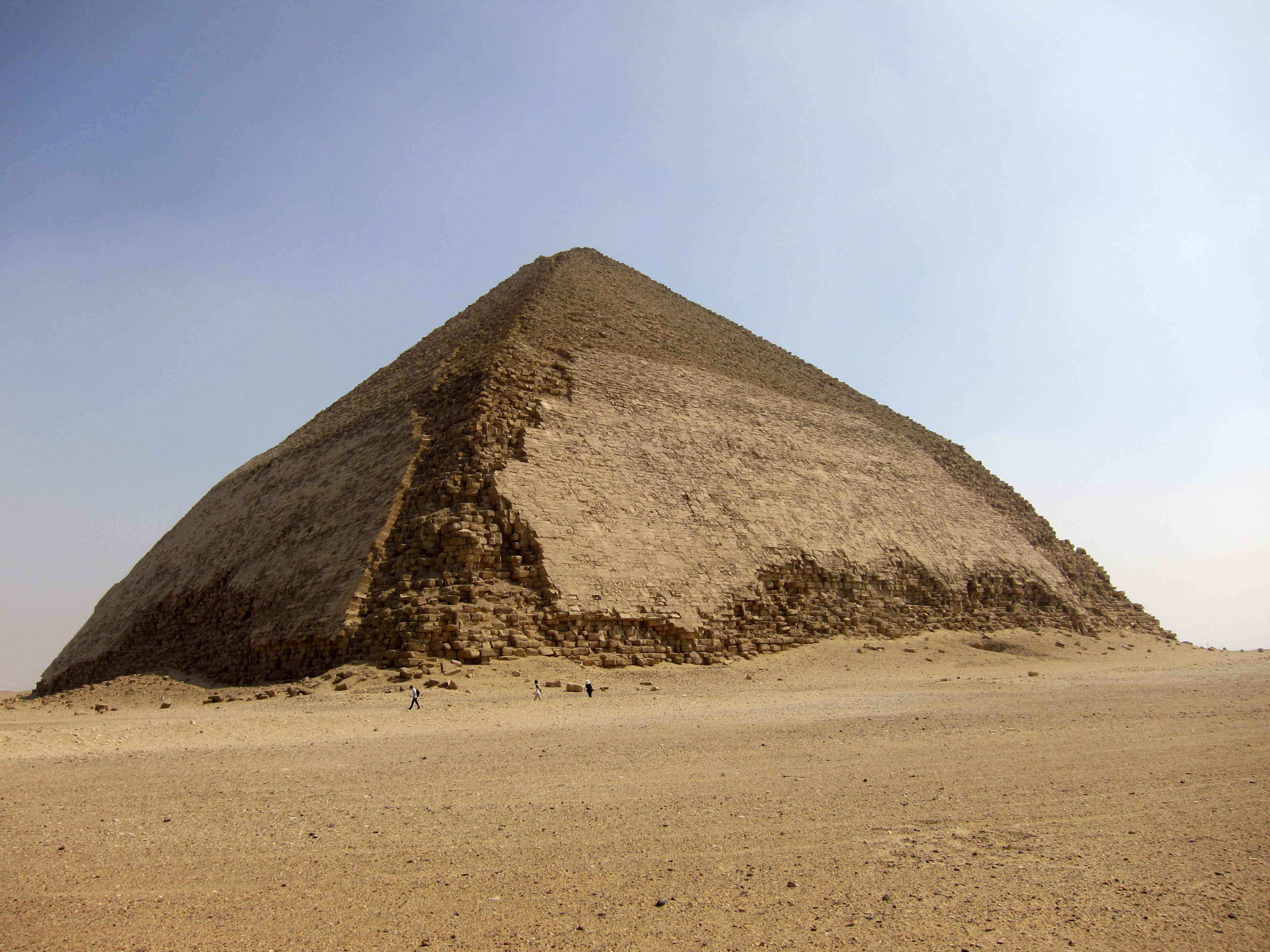 La "piramide piegata", in Egitto, adesso si può visitare