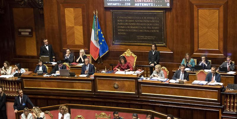 Il Senato ha approvato in seconda lettura la proposta di legge per ridurre il numero di deputati e senatori