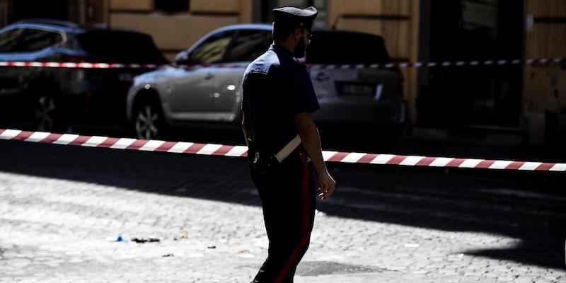 I carabinieri della scientifica al lavoro nel posto il carabiniere Mario Cerciello Rega, Roma, 26 luglio 2019

(ANSA/ANGELO CARCONI)