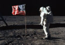 La prima bandiera sulla Luna