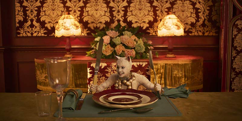 Una scena del trailer di "Cats" con Francesca Hayward