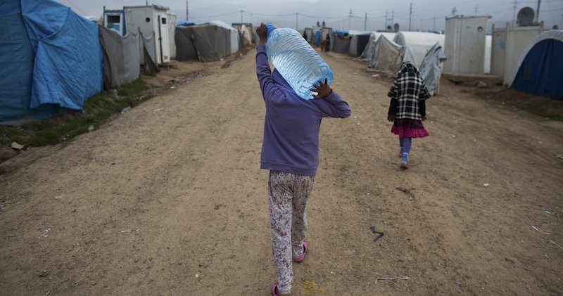 Il tribunale di Berlino ha obbligato il governo tedesco a riportare in Germania la moglie di un presunto terrorista dell’ISIS e i suoi tre figli