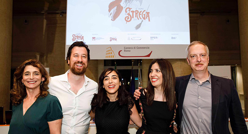 Benedetta Cibrario, Marco Missiroli, Claudia Durastanti, Nadia Terranova e Antonio Scurati: la cinquina del Premio Strega 2019 votata al Tempio di Adriano a Roma, 12 giugno 2019.
(ANSA/MAURETTA CAPUANO)