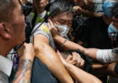 Gli scontri all'aeroporto di Hong Kong