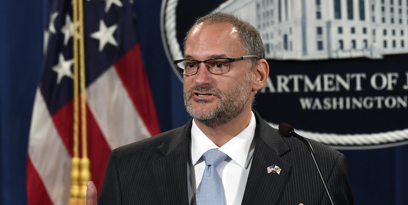 Il direttore delle carceri federali degli Stati Uniti è stato rimosso dal suo incarico dopo il suicidio di Jeffrey Epstein