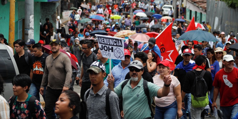 Le proteste a Tegucigalpa, Honduras (AP Photo/Elmer Martinez)