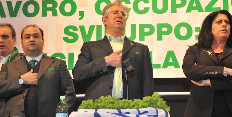 La Corte di Cassazione ha dichiarato prescritto il reato di truffa per Bossi e Belsito