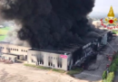 C'è stato un incendio in un grande capannone industriale a Faenza, non ci sono feriti