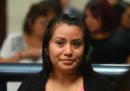 La donna di El Salvador che era stata condannata a 30 anni di carcere per un aborto spontaneo è stata assolta in un nuovo processo