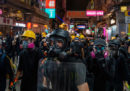 A Hong Kong la polizia ha sparato di nuovo lacrimogeni contro i manifestanti