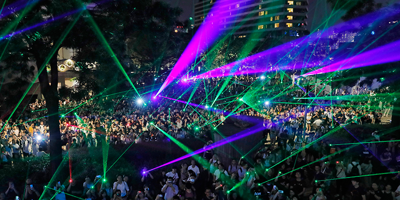 La protesta dei laser a Hong Kong