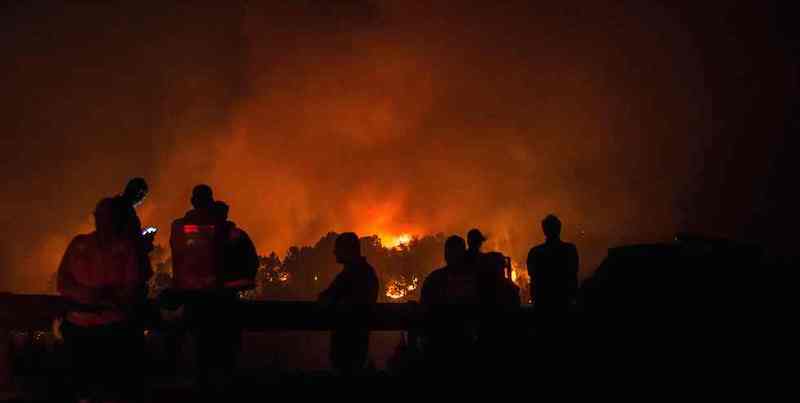 Circa ottomila persone sono state evacuate nell’isola di Gran Canaria, in Spagna, a causa di un vasto incendio