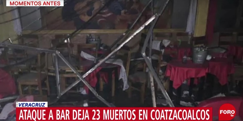 L'interno del bar dopo l'incendio, mostrato in un servizio della TV messicana (Noticieros Televisa)
