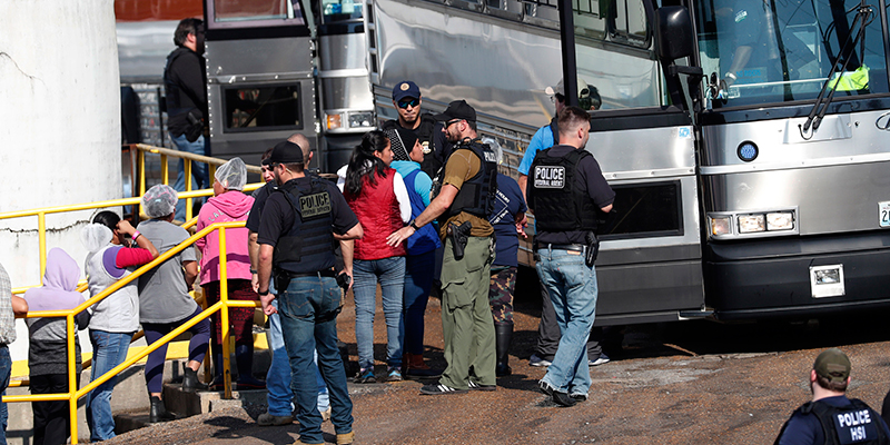 Uno dei più grandi arresti di immigrati irregolari negli Stati Uniti