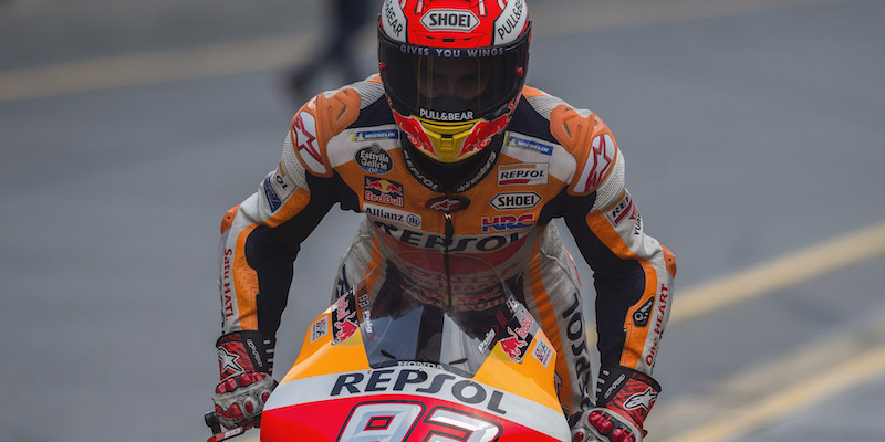 Marc Marquez durante le qualifiche del Gran Premio della Repubblica Ceca (Mirco Lazzari gp/Getty Images)