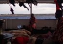 La nave Open Arms è davanti a Lampedusa