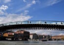 L'architetto Santiago Calatrava è stato condannato a un risarcimento di 78.000 euro per l'aumento dei costi di costruzione del ponte della Costituzione a Venezia