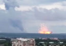 Almeno tremila persone sono state evacuate dopo le esplosioni in un deposito di munizioni in Siberia