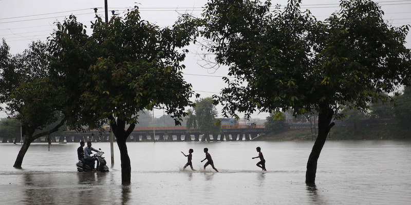 Almeno 120 morti in India per il monsone