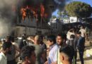 Almeno due persone sono morte in seguito a un incendio nel campo profughi di Moria sull'isola di Lesbo, in Grecia