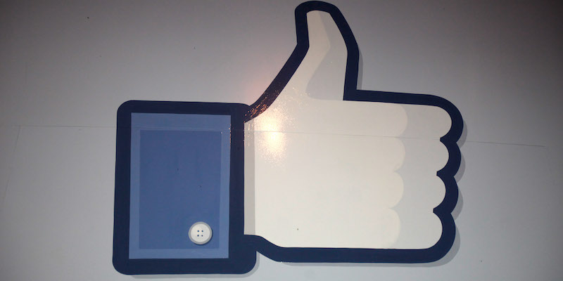 Anche Facebook ha iniziato a nascondere i "Mi piace"