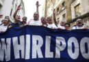 Un gruppo di lavoratori di Whirlpool ha bloccato l'autostrada Napoli-Salerno per protestare contro la chiusura dello stabilimento di Napoli